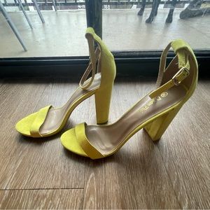 Dream Pairs Yellow Heels